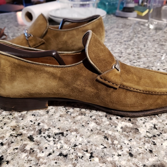 Authentic BALLY PEARCE tan loafers with silver horsebit buckle, size 11